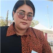 Maestra de clases en línea especializada en historia, filosofía y matemáticas